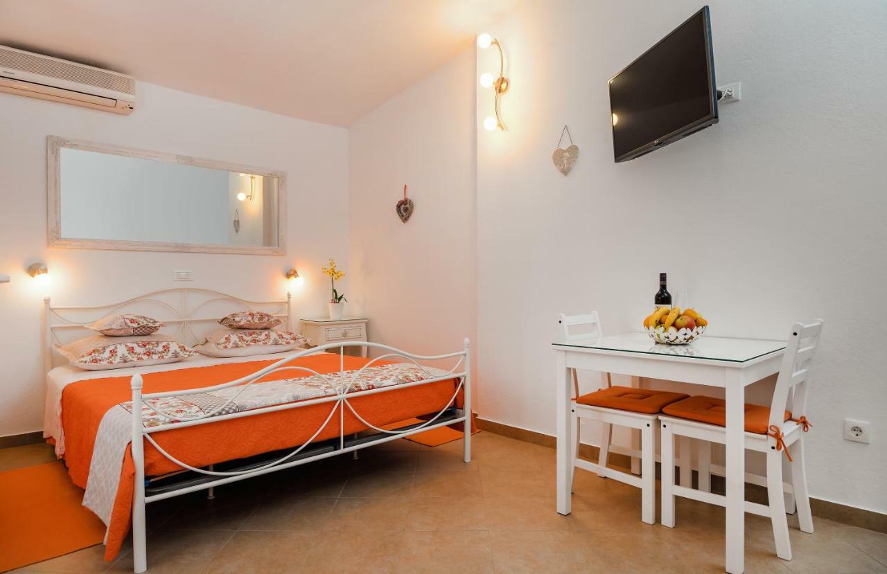 Apartments Villa Lilla Baška Voda Εξωτερικό φωτογραφία